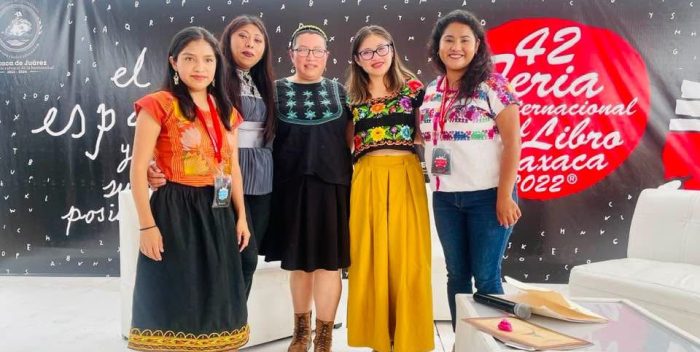 Las escritoras Diana Domínguez, Susi Bentzulul, Yásnaya Aguilar, Sasil Sánchez Chan y Nadia López en la FILO, 2022.