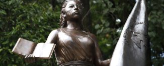 Escultura dedicada a todas las Forjadoras Anónimas de la República. Fotografía: Milton Martínez, 2020 / Secretaría de Cultura de la Ciudad de México. CC BY 2.0
