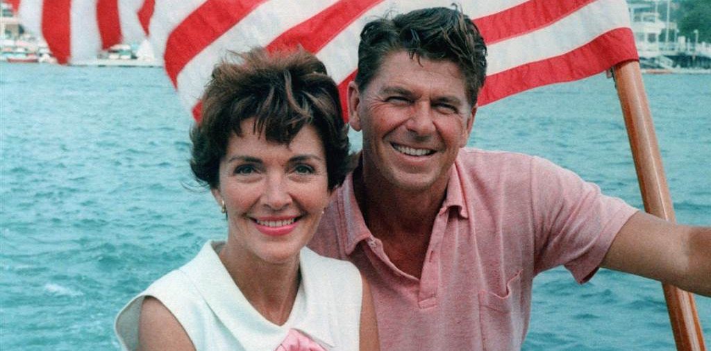 Ronald Reagan y Nancy Reagan, 1964. Imagen de dominio público.