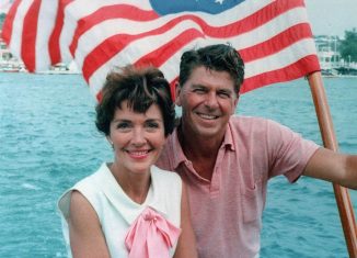 Ronald Reagan y Nancy Reagan, 1964. Imagen de dominio público.