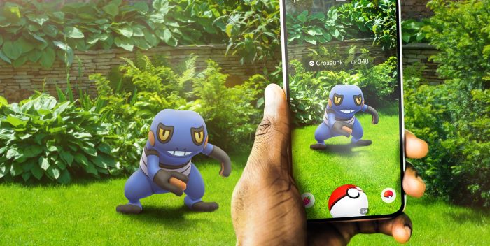 Jugar el mundo: Pokémon GO Imagen publicitaria de Pokémon GO. Recuperada de https://pokemongo.com/es