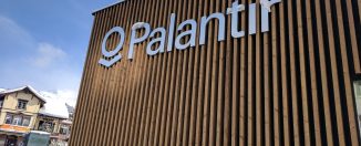 Palantir pavilion, World Economic Forum, Davos, Switzerland. Fotografía de Cory Doctorow, 2017. Flickr CC BY-SA 2.0